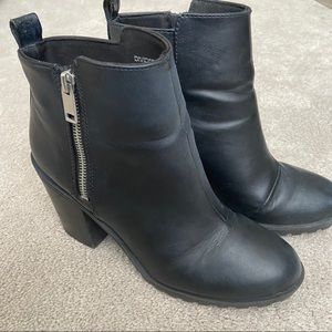 Women’s Divided Soft Leather Booties